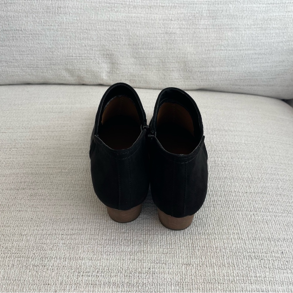 Fergie Black Ankle Booties with Wooden Heel and Zipper - Picture 3 of 12